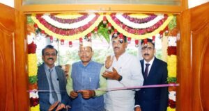 Minister Inaugurates state-of-the-art Poultry Training Center & Diagnostic Lab in Bengaluru L-R: Dr. K. C. Veeranna, Vice-Chancellor, KVAFSU, Bidar Shri. Prabhu Bamala Chauhan, Hon'ble Minister For Animal Husbandry & Fisheries, Govt of Karnataka Sri Govindaraju, Hon'ble Member of Legislative Council, Govt of Kamataka Dr. Sushanth Rai B, President, KPFBA